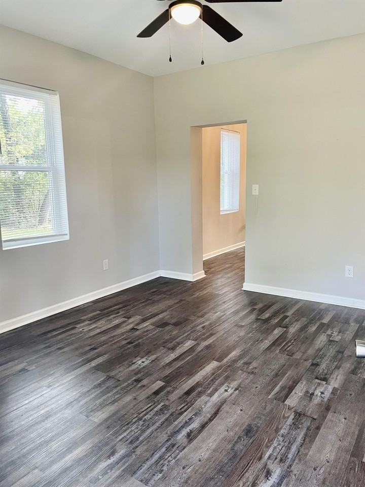 227 Tyree Cir #1 - Photo 4 of 32