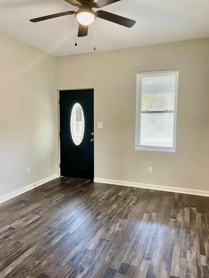 227 Tyree Cir #1 - Photo 5 of 32