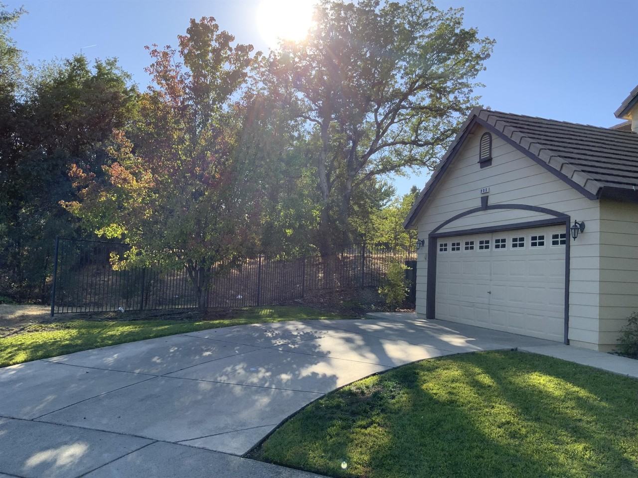 986 Thompson Cir #1 - Photo 2 of 36