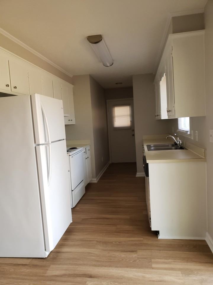 3104 Sawyer St #A - Photo 4 of 16