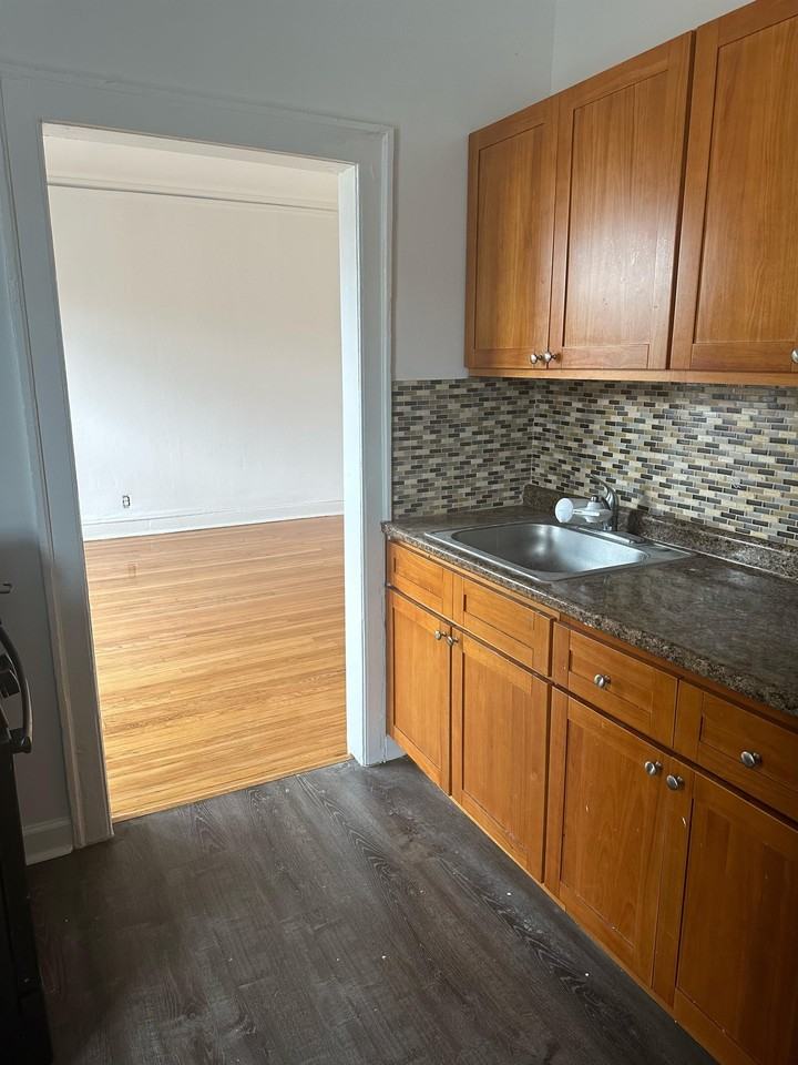 6851 S Crandon Ave #6851-3 - Photo 2 of 9