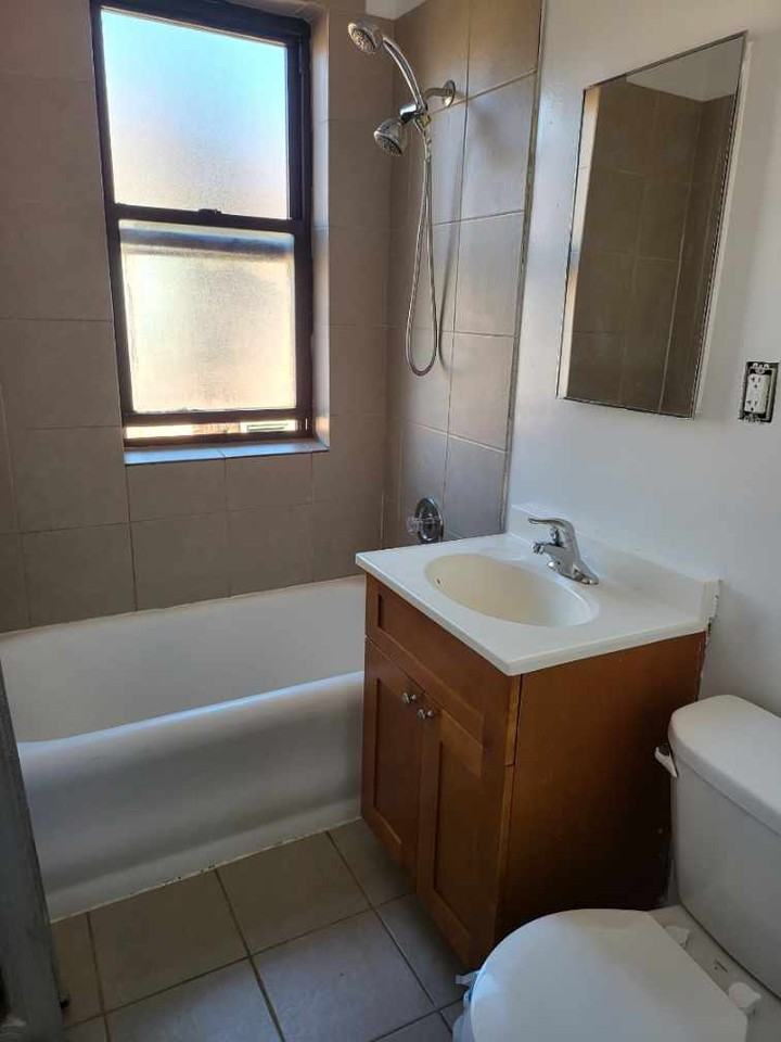 6851 S Crandon Ave #6851-3 - Photo 4 of 9