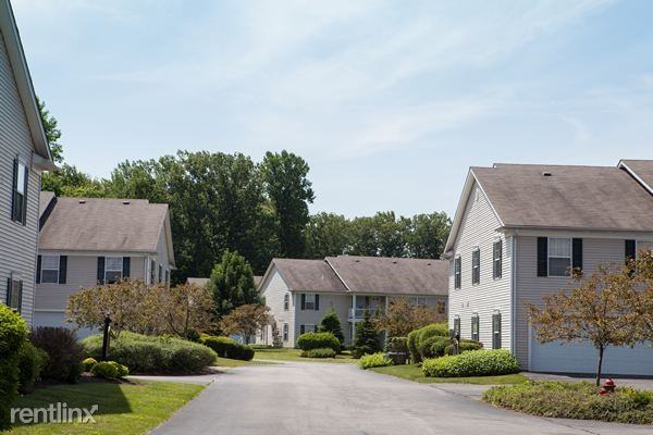 Lakeside Villas - Photo 2 of 9