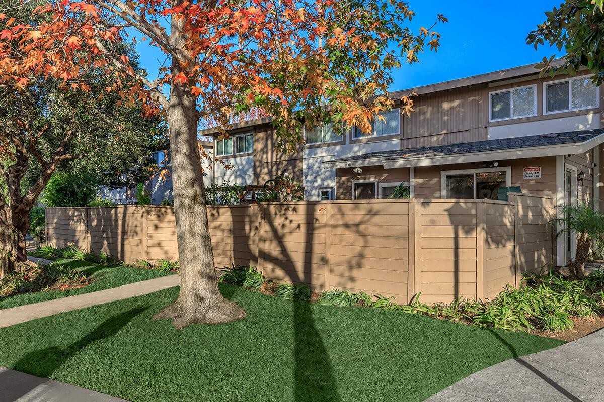 2283 Fountain Way E - Photo 2 of 26