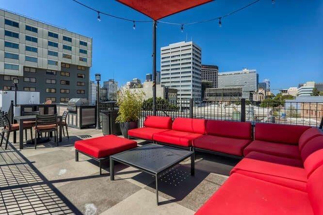 331 1/2 E 1st St - Photo 5 of 24