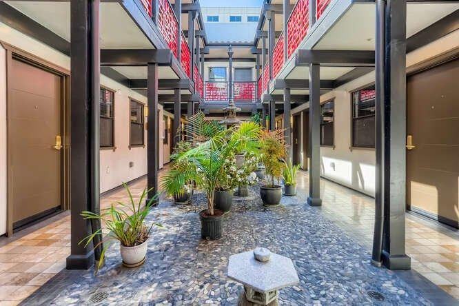 331 1/2 E 1st St - Photo 6 of 24