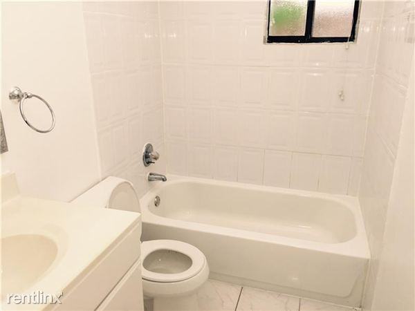 8035 SW 107th Ave - Photo 3 of 10