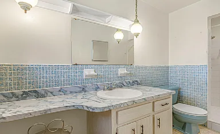 2407 Colony Dr - Photo 2 of 12