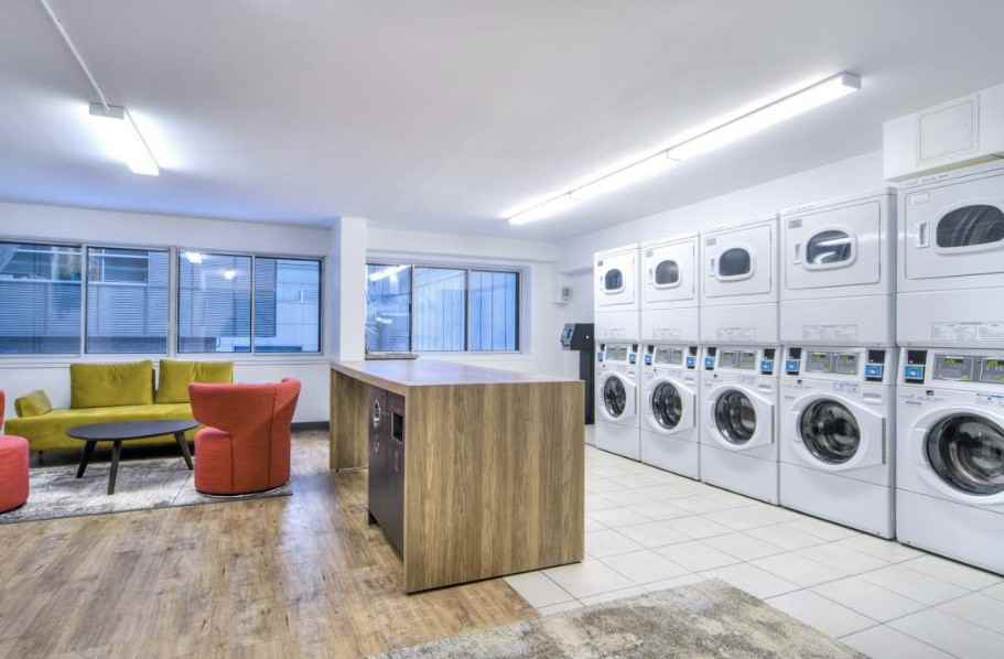 1550 Blvd de-Maisonneuve Ouest - Photo 2 of 8