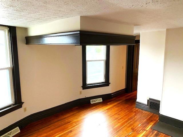 424 6th Ave - Photo 4 of 10