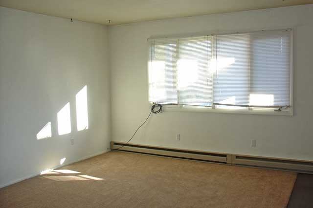 615 Hazel Ave - Photo 3 of 8