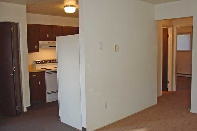 615 Hazel Ave - Photo 5 of 8