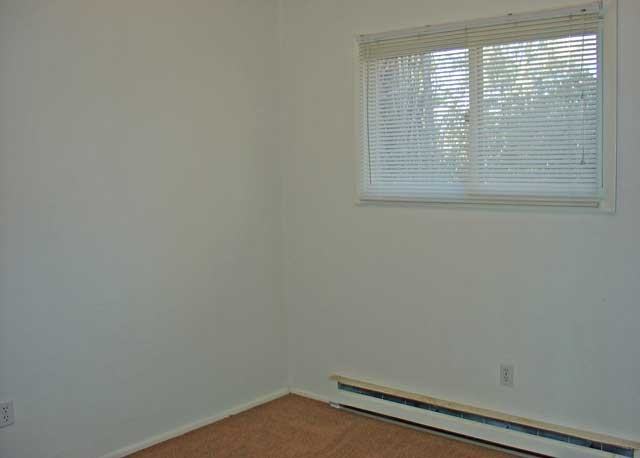 615 Hazel Ave - Photo 7 of 8
