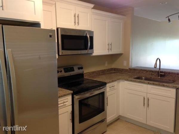 154 Pinewood Ct - Photo 3 of 22