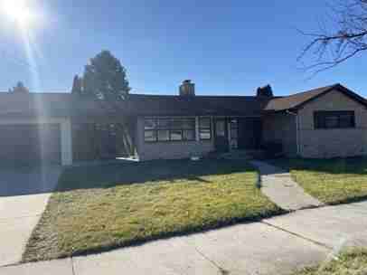 2519 Main Ave - Photo 2 of 8