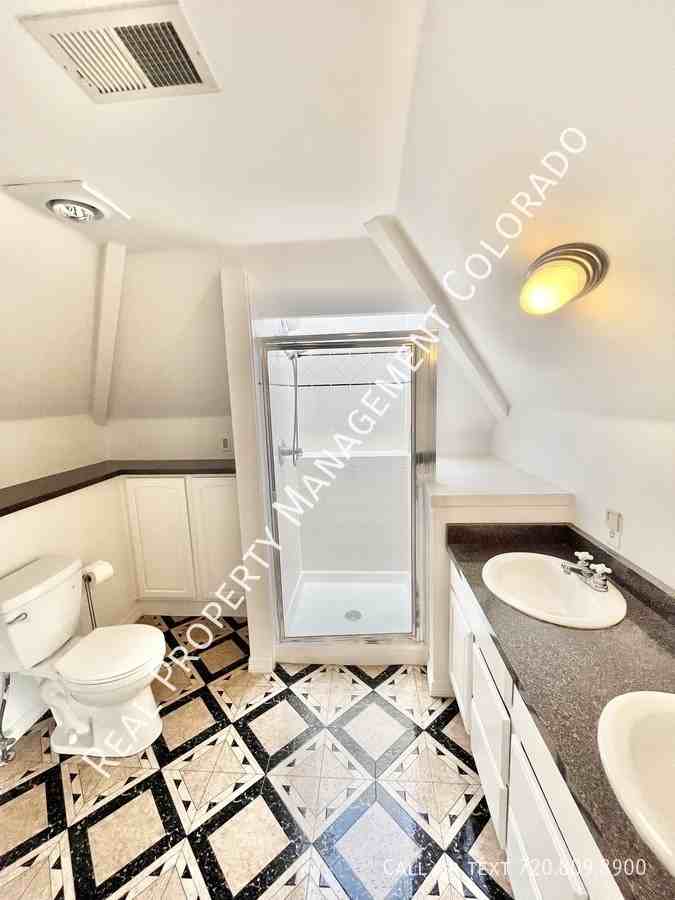 1542 Cook St - Photo 2 of 26