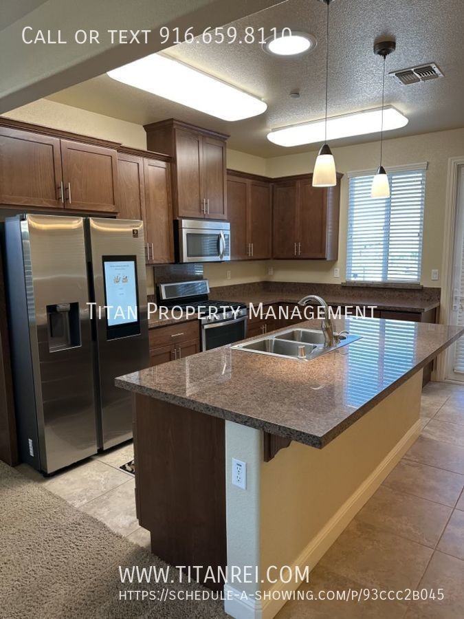 3411 Oselot Way - Photo 2 of 12