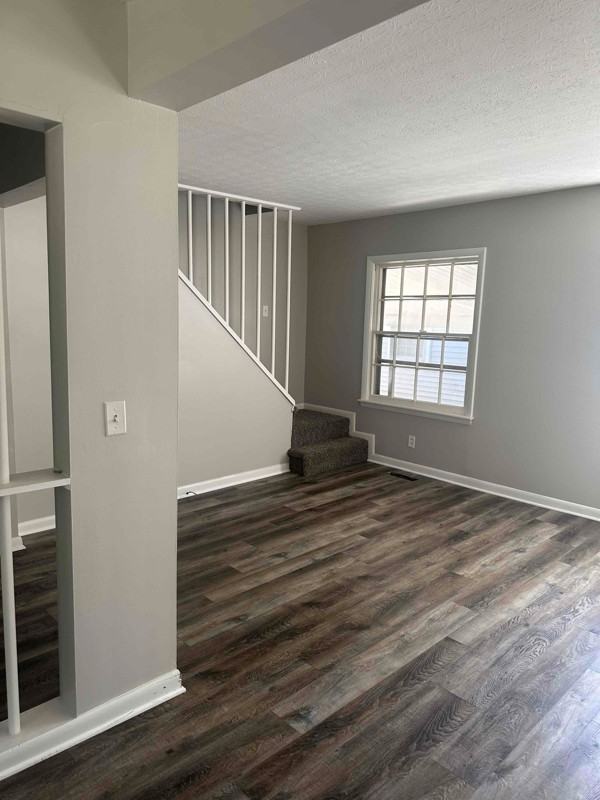 526 E Union St - Photo 2 of 14