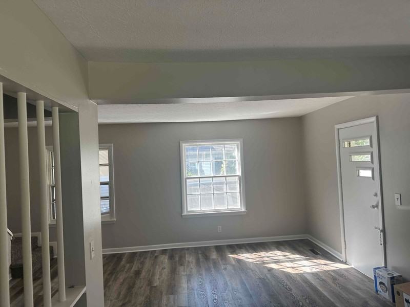 526 E Union St - Photo 3 of 14