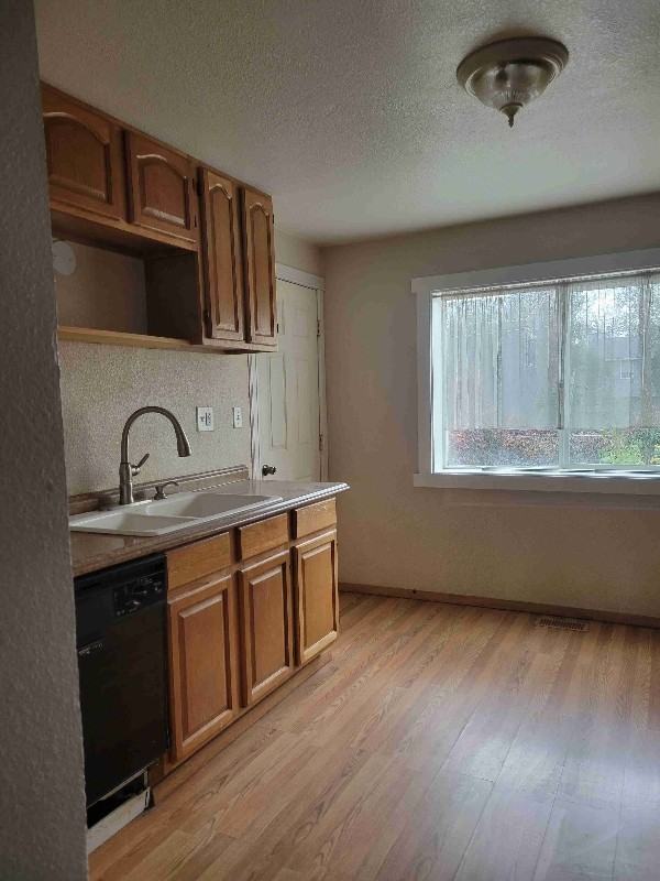 1419 Rollins Ave - Photo 3 of 17