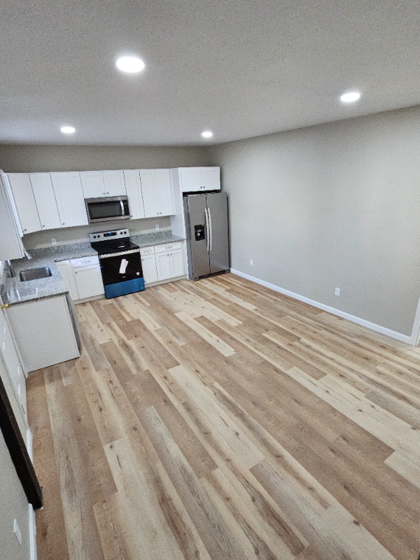 128 Chestnut St #6 - Photo 3 of 27