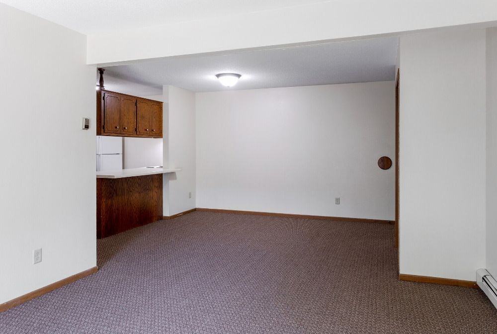 415 33rd Ave N - Photo 2 of 6