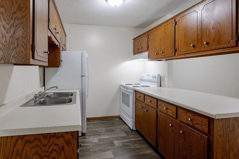 415 33rd Ave N - Photo 3 of 6