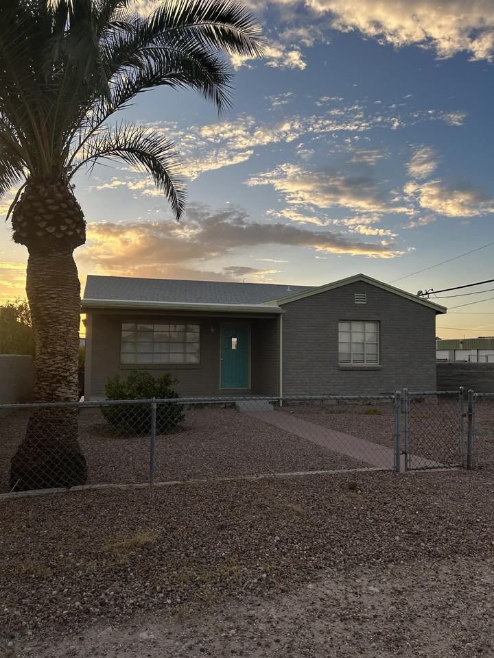 902 S Fremont Ave #1 - Photo 2 of 35