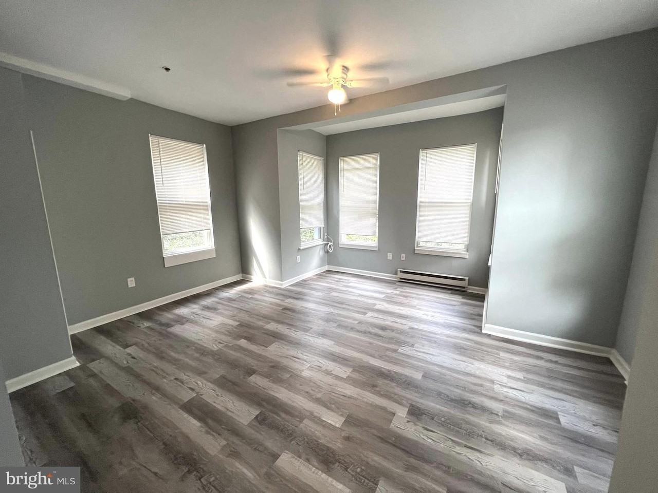 1711 W Tioga St #1 - Photo 3 of 12