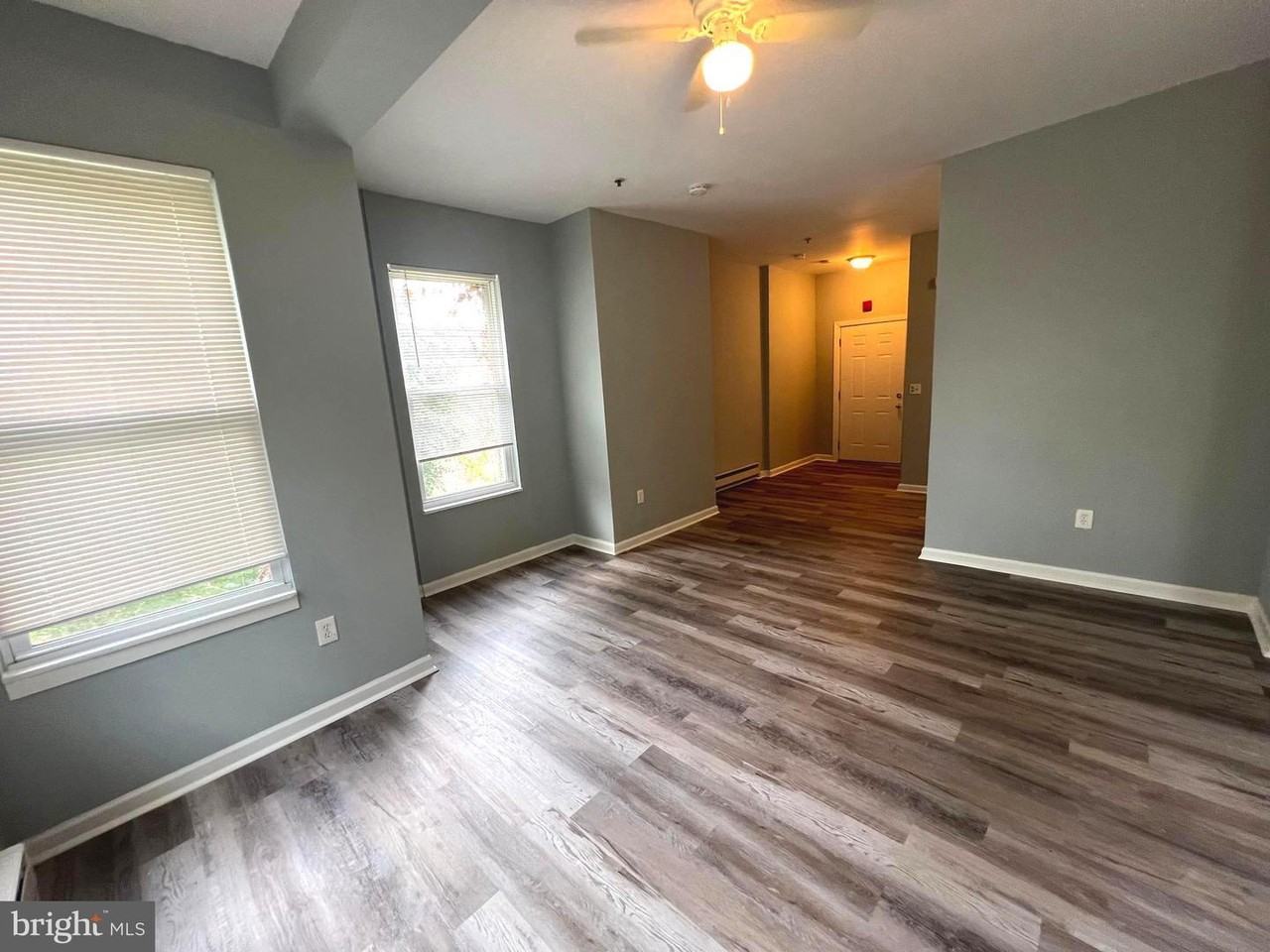 1711 W Tioga St #1 - Photo 5 of 12