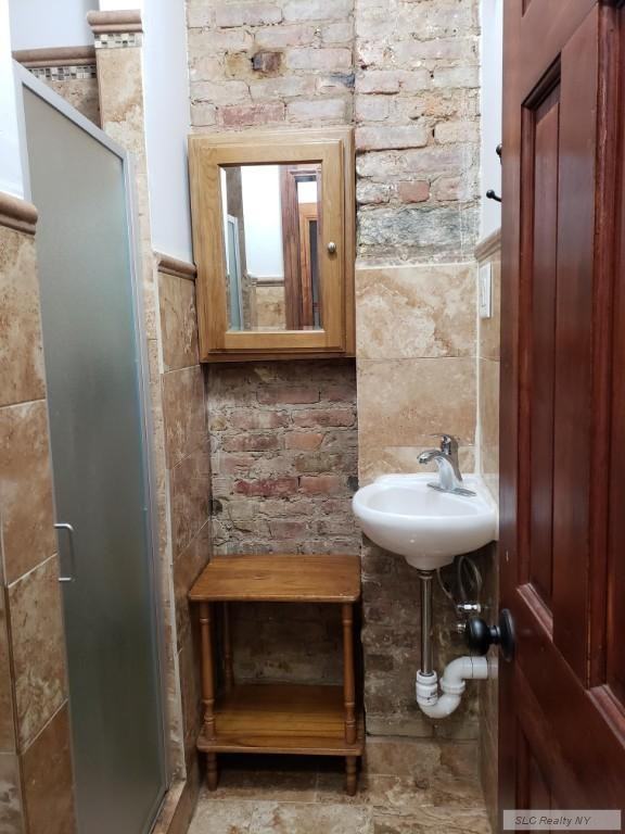 424 East 13th Street - Photo 4 of 7