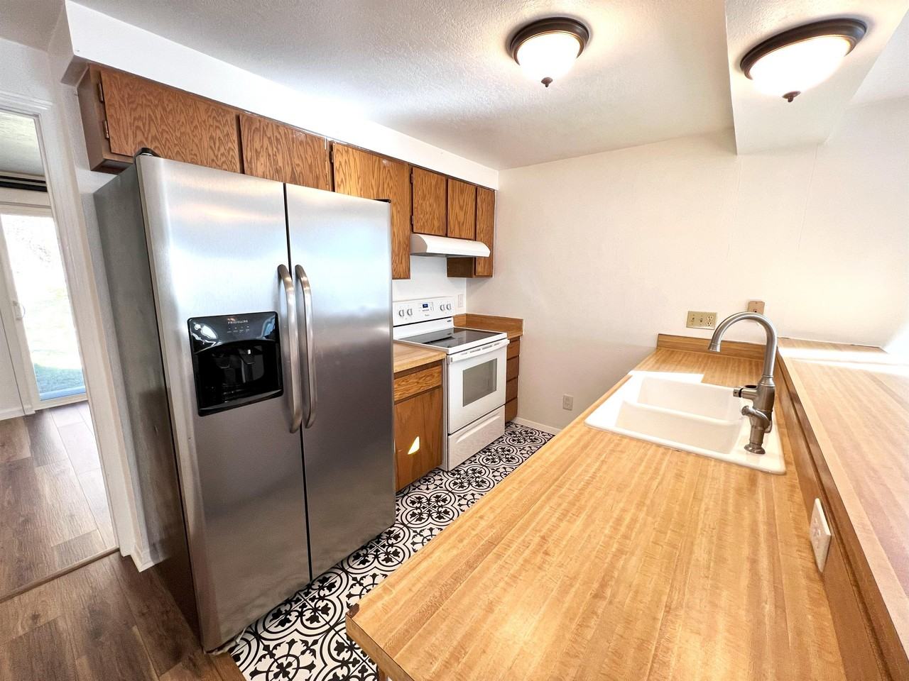 3316 Riverside Dr #1 - Photo 2 of 15