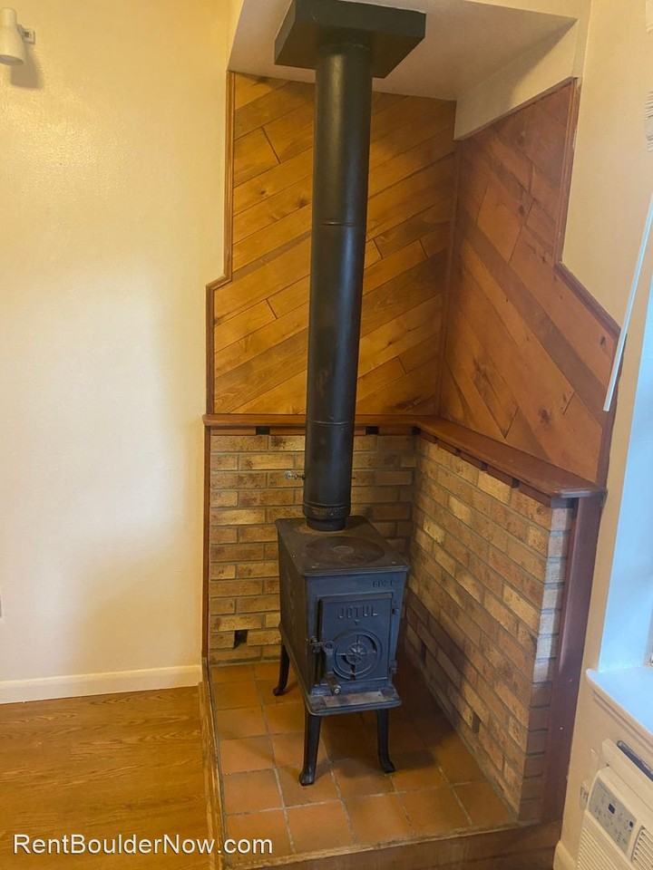 1932 Canyon Blvd. - Photo 2 of 10