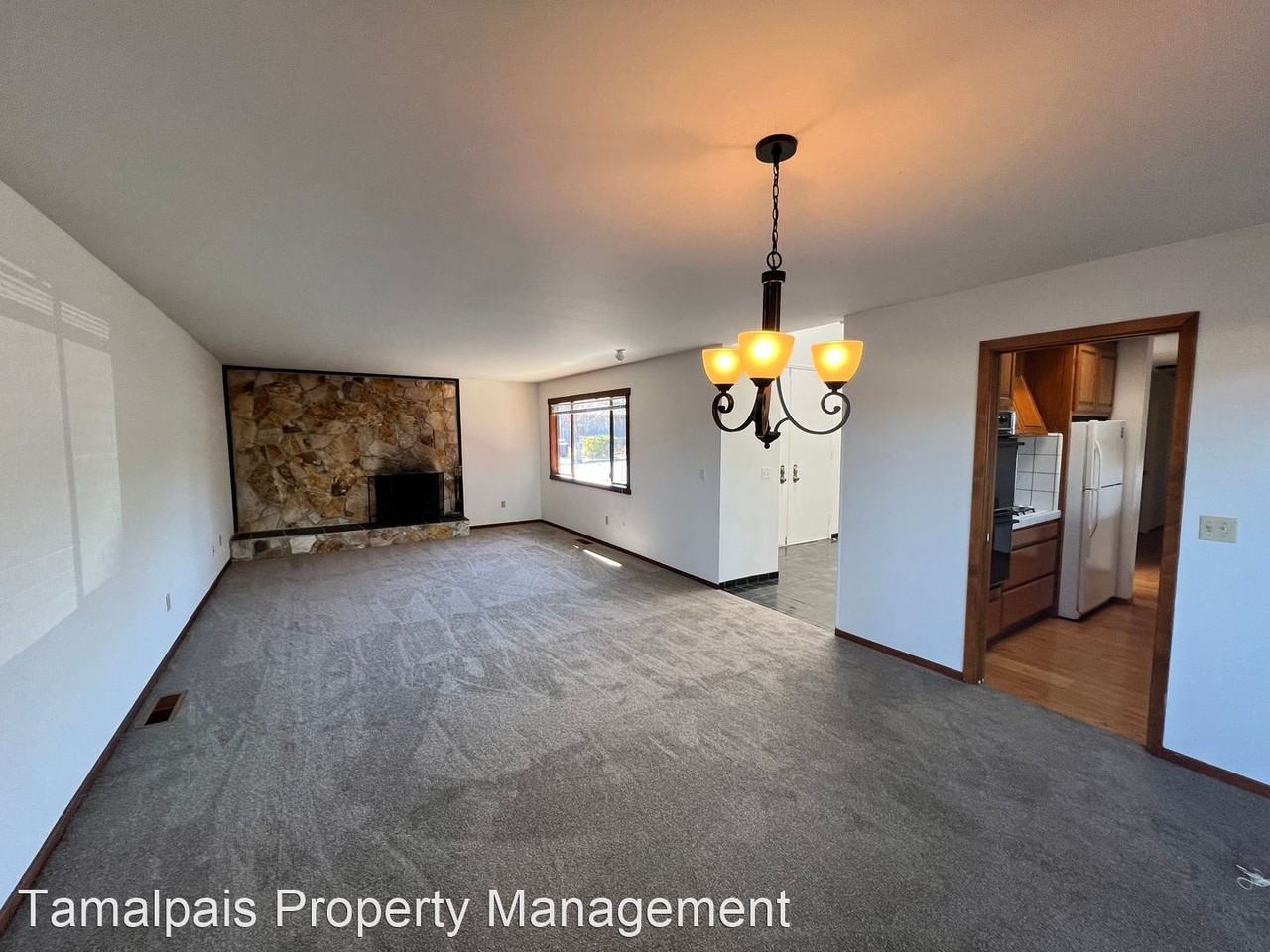 21 Channel Dr - Photo 2 of 50