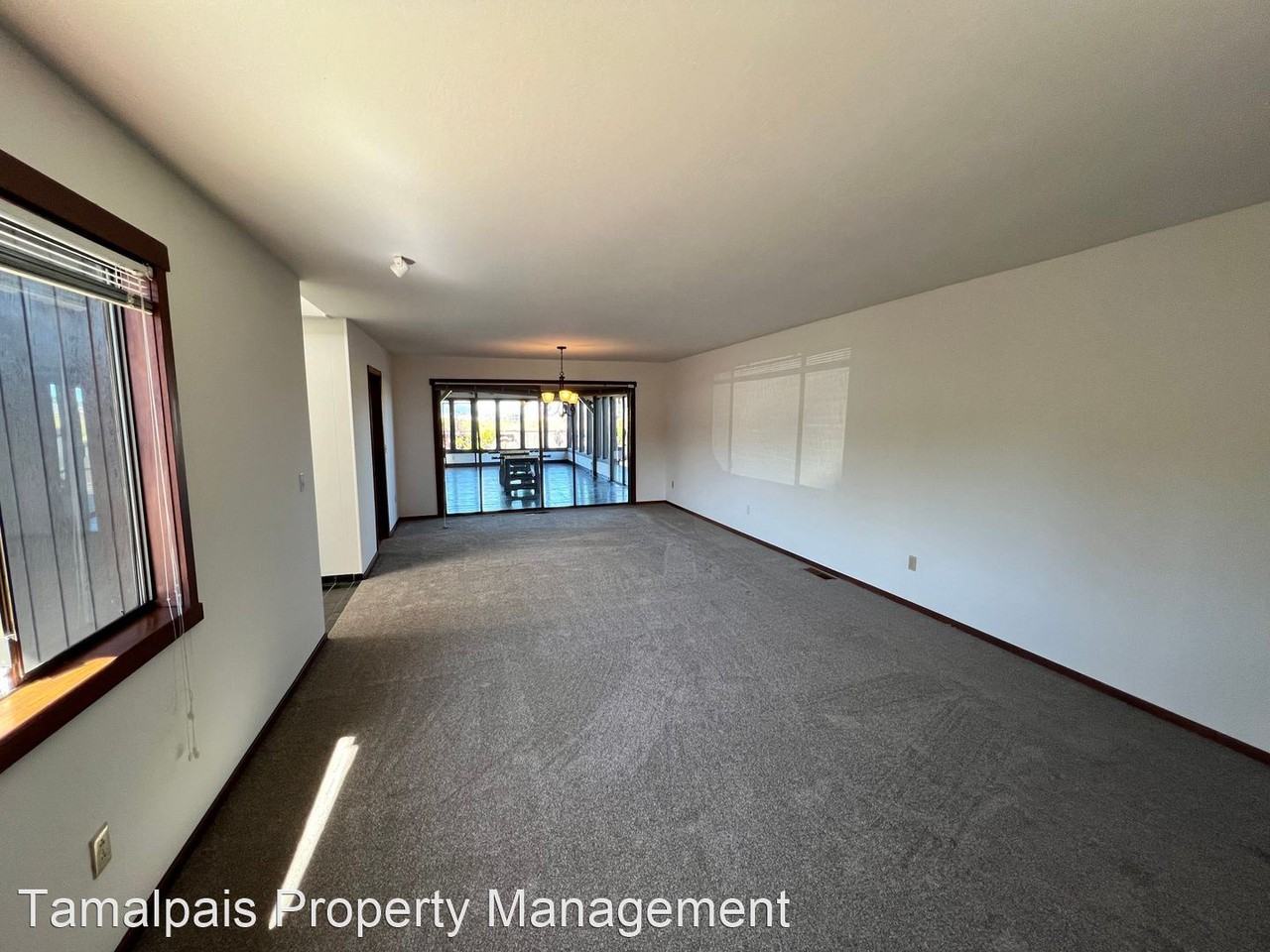 21 Channel Dr - Photo 3 of 50