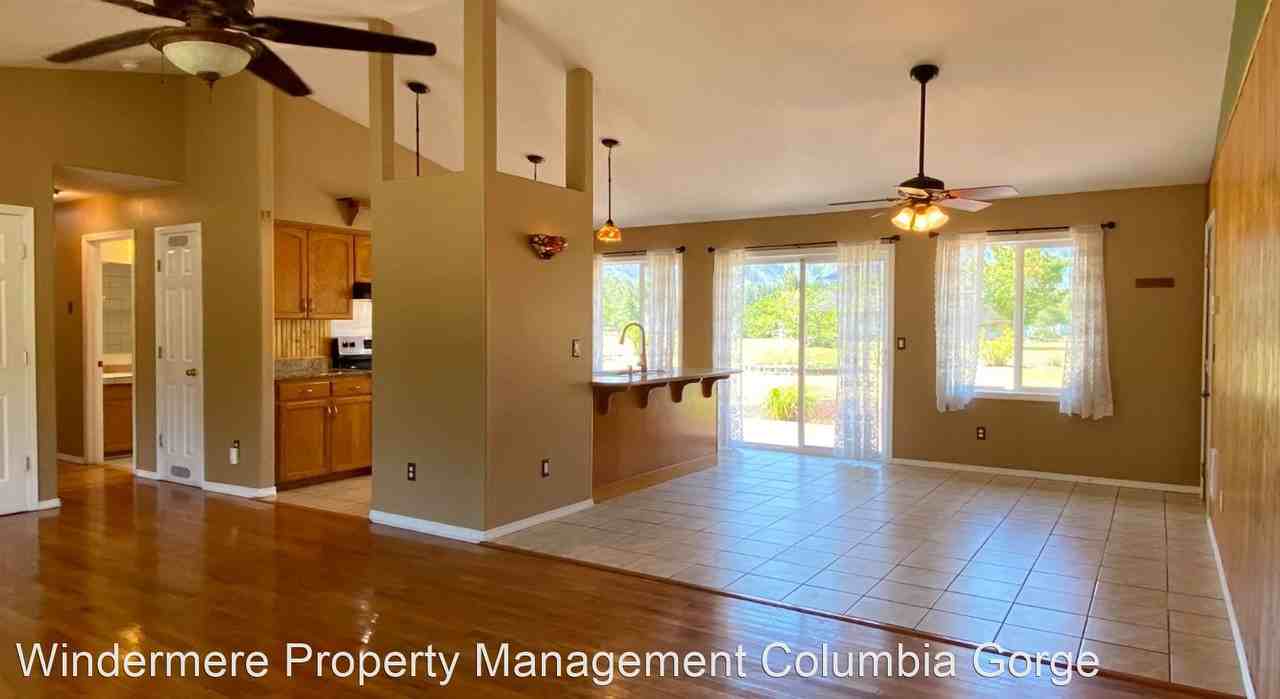 118 Pahatu St - Photo 3 of 19