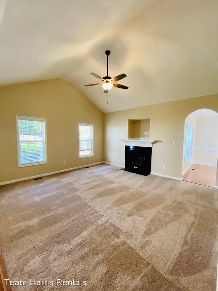 172 Lakeforest Trl - Photo 2 of 22