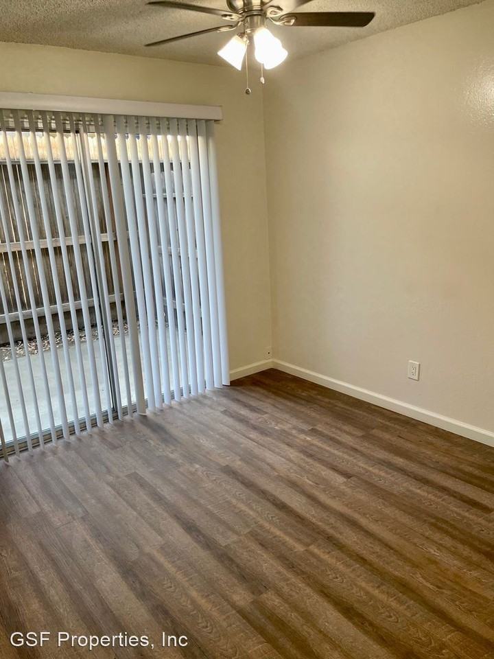 714 E Fountain Way - Photo 3 of 8