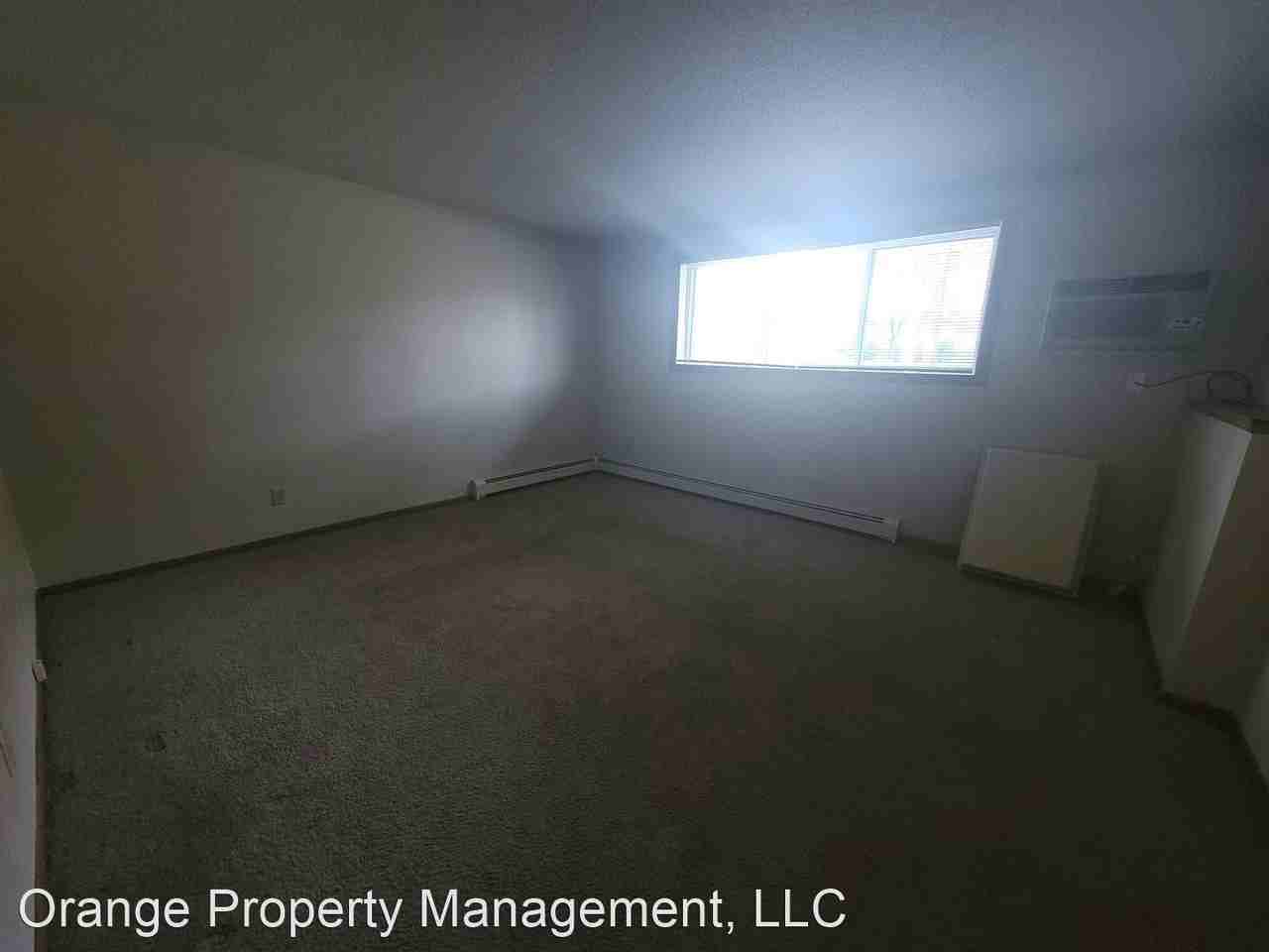 1025/1027 10th St N - Photo 3 of 12