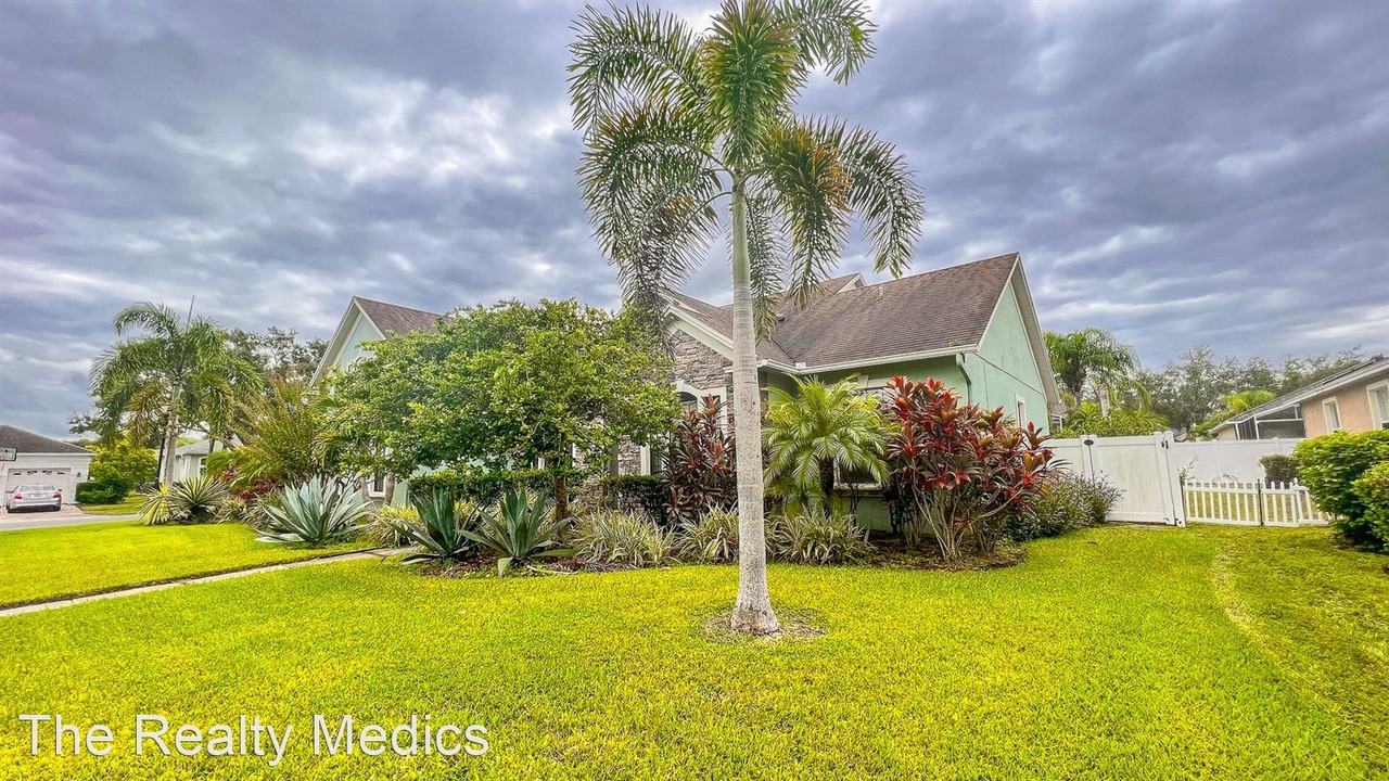 380 Hammock Dunes Pl - Photo 3 of 33