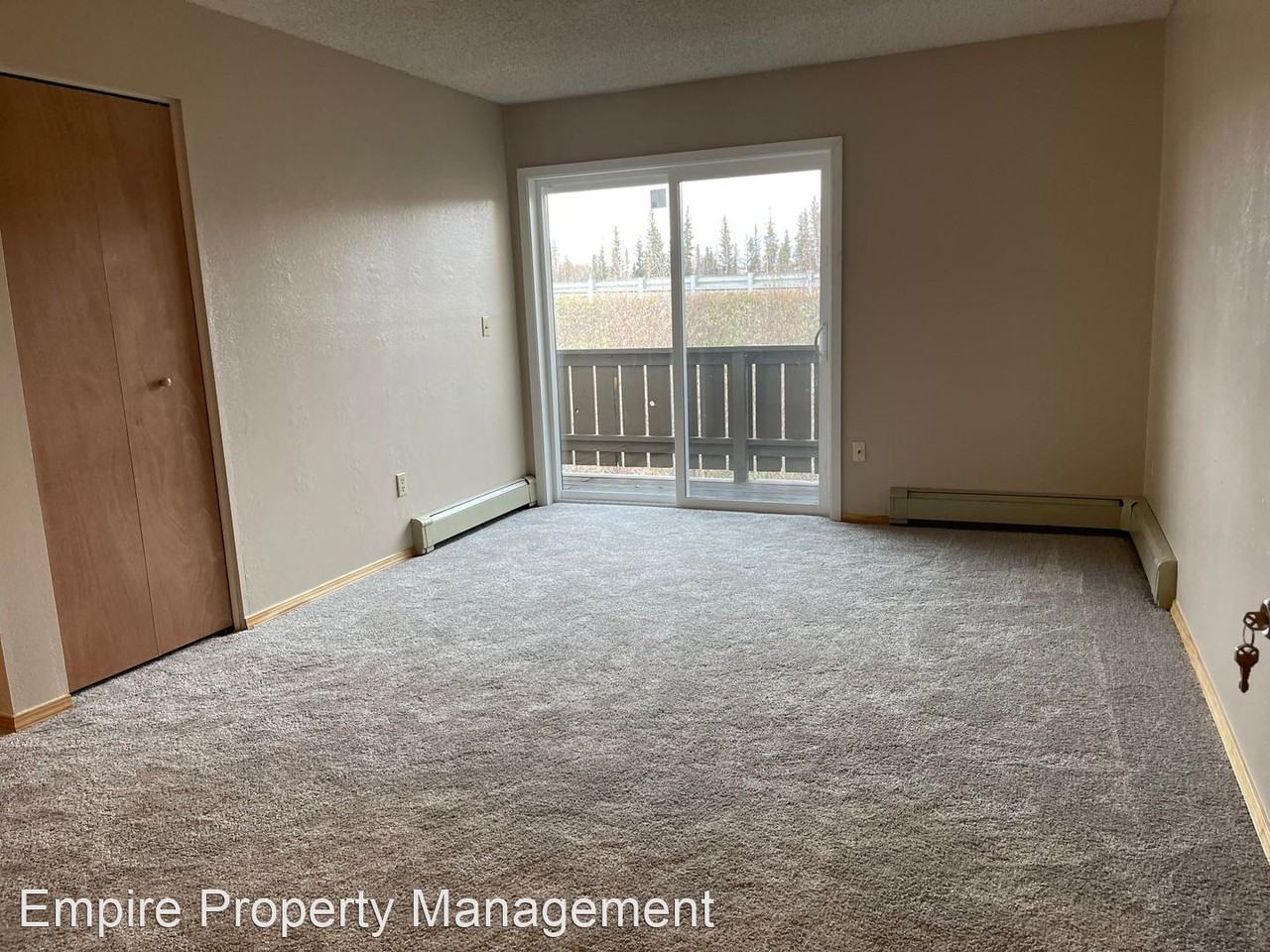 300 Woodridge St - Photo 2 of 19