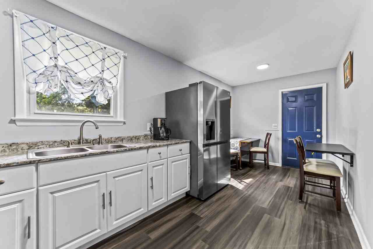 Duke Dr - Photo 4 of 12