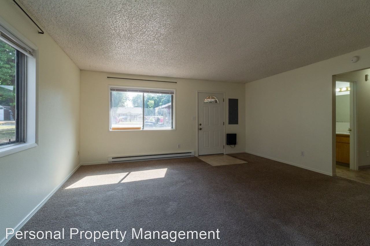 845 12th St - Photo 3 of 14