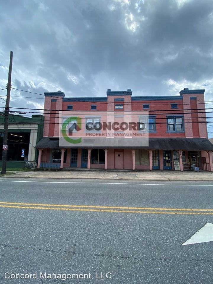 1833 Spring Garden St - Photo 2 of 13