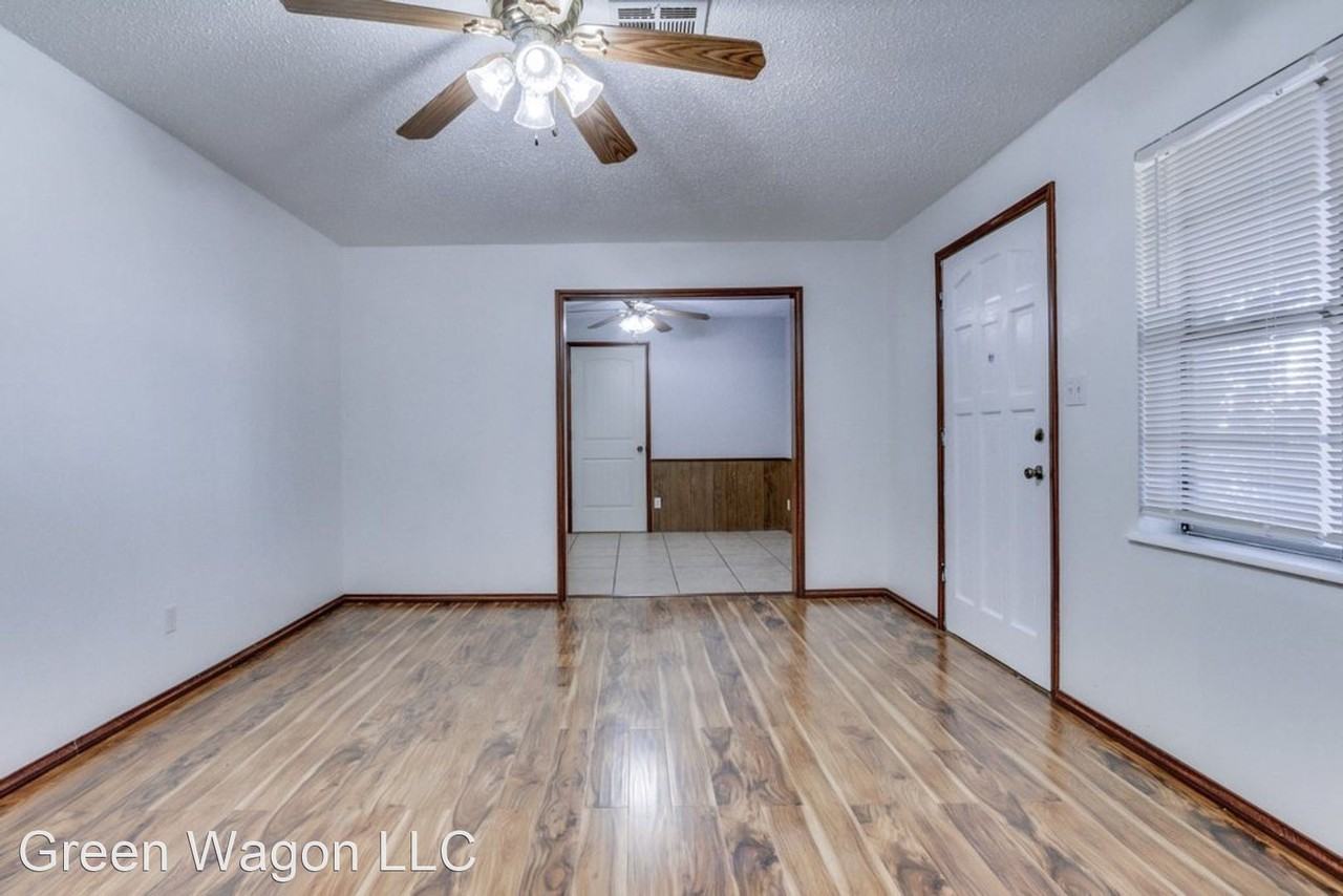 820 Sw 62nd St - Photo 3 of 20