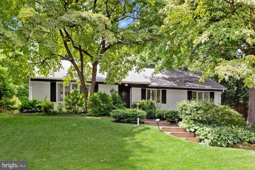 2542 N Vermont St - Photo 3 of 50