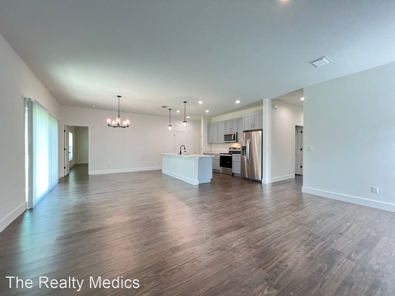 2718 Wright Ave Se - Photo 2 of 23