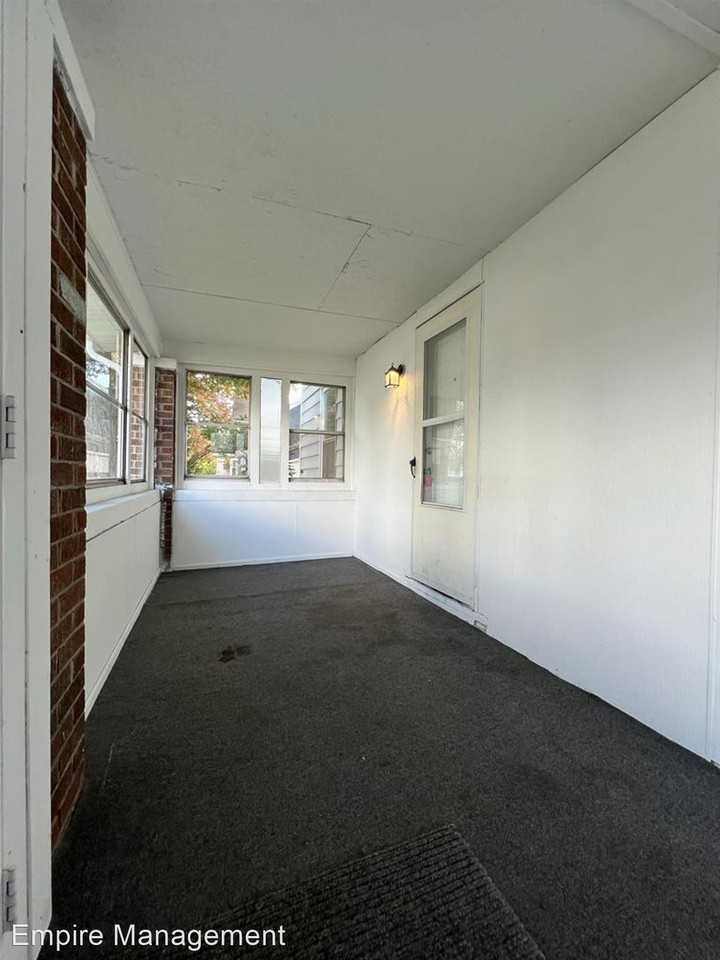 415 E Broadway - Mishawaka - Photo 3 of 19