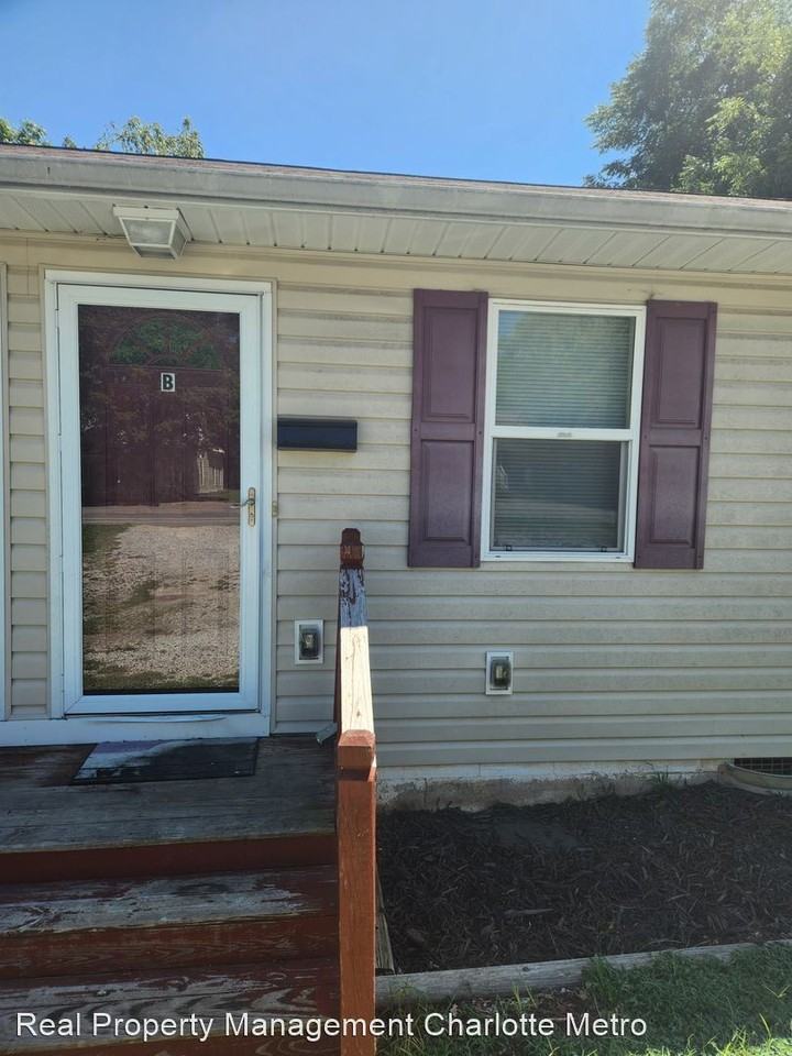 215 S Long Street - Photo 2 of 5