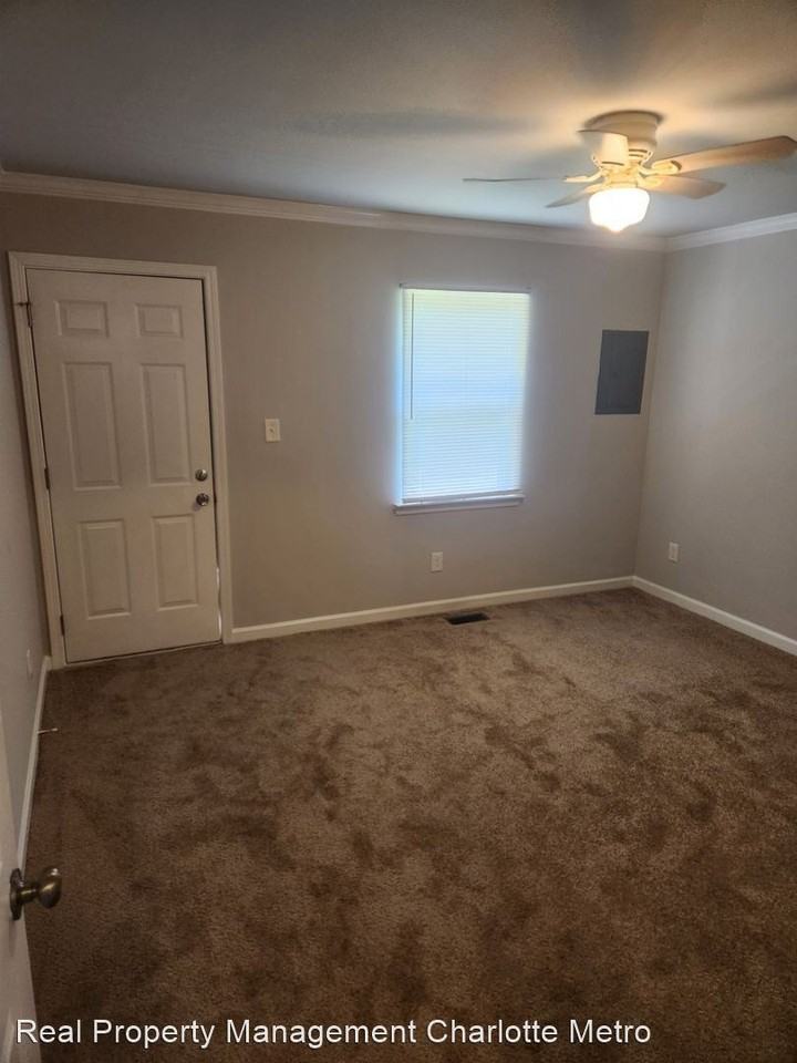 215 S Long Street - Photo 3 of 5